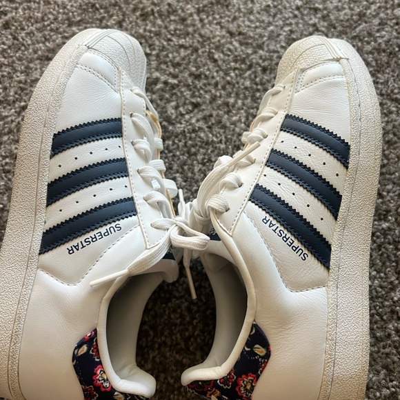 Women’s Adidas Superstar with floral print shoes - Picture 2 of 11